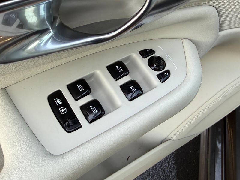 2023 Volvo XC90 B6 Plus Bright Theme 7P