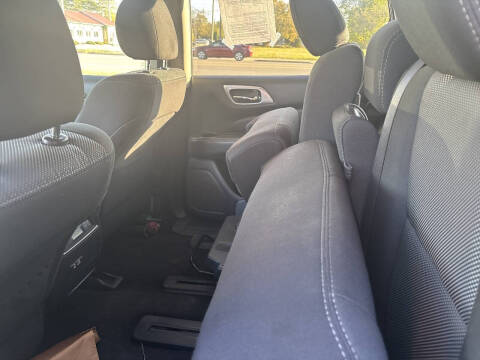 2019 Nissan Pathfinder SV