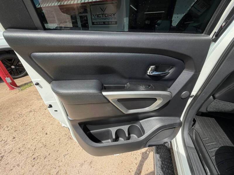 2017 Nissan Titan