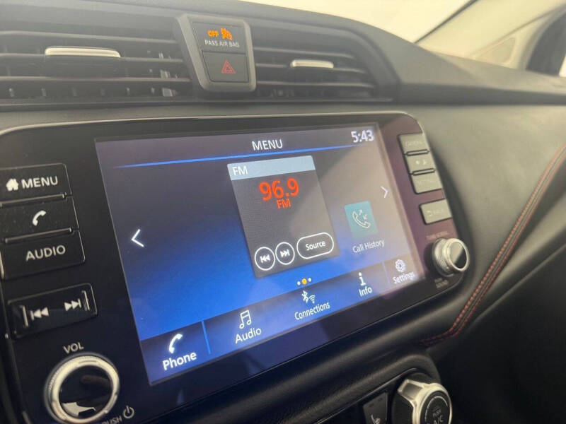 2025 Nissan Versa SR