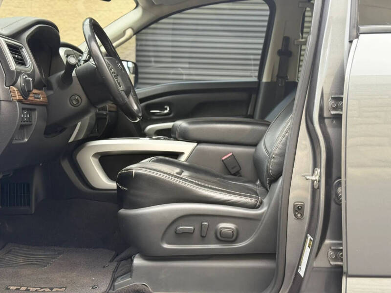 2017 Nissan Titan