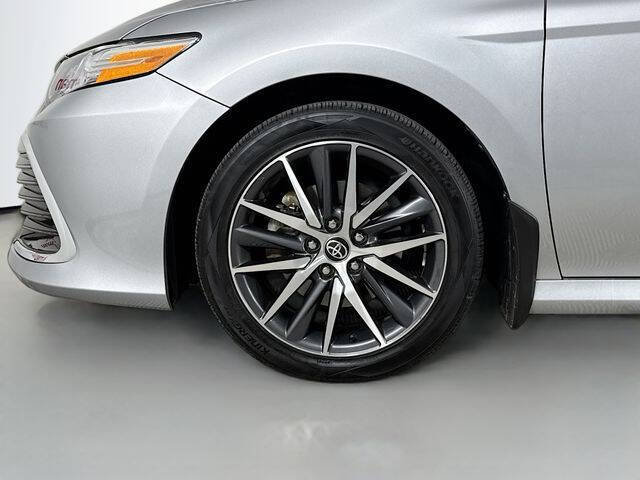 2022 Toyota Camry Hybrid XLE