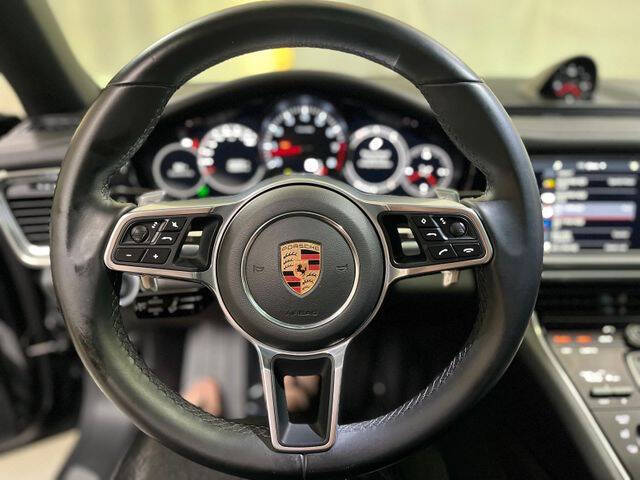 2018 Porsche Panamera 4