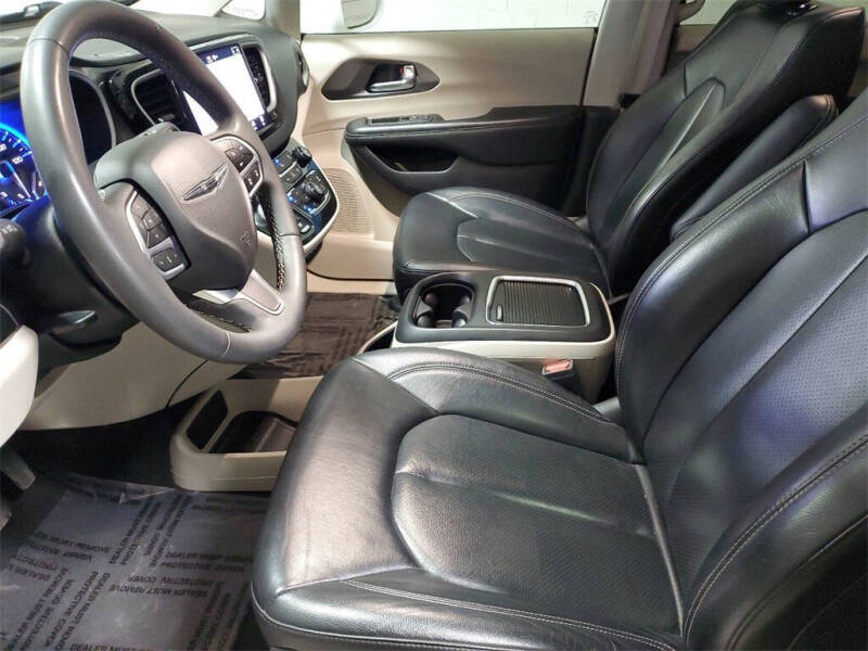 2022 Chrysler Pacifica Touring L