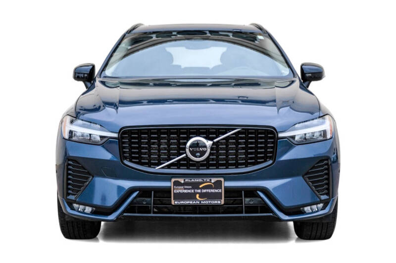 2023 Volvo XC60 B5 Plus Dark Theme
