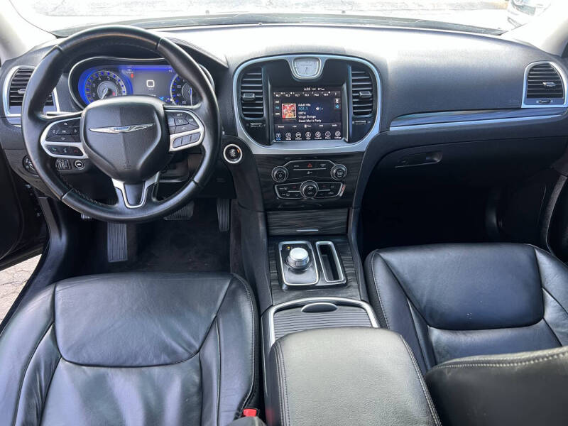 2017 Chrysler 300 Limited
