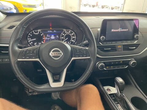 2022 Nissan Altima 2.5 SR