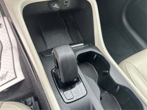2022 Volvo XC40 T5 Momentum