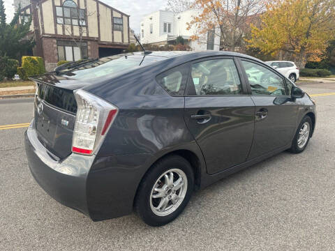 2010 Toyota Prius III