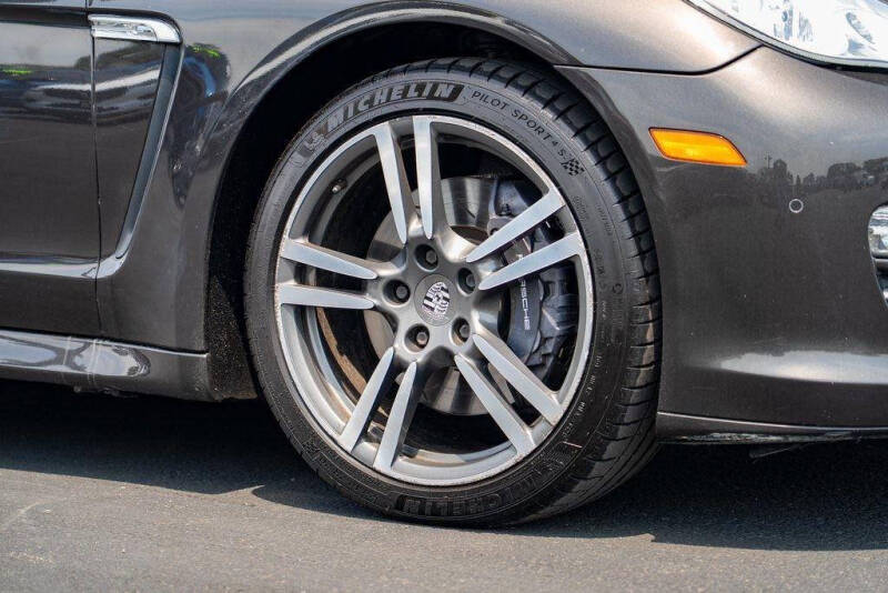 2013 Porsche Panamera 4