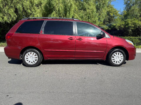 2006 Toyota Sienna LE 8 Passenger