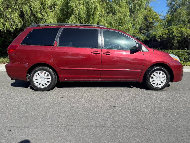 2006 Toyota Sienna LE 8 Passenger