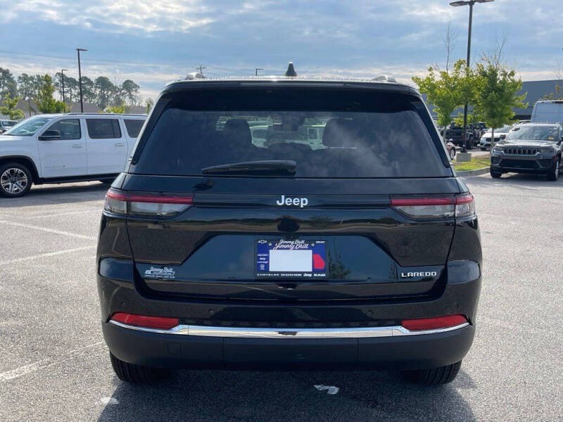 2026 Jeep Grand Cherokee Laredo