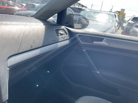 2016 Volkswagen Golf TSI S