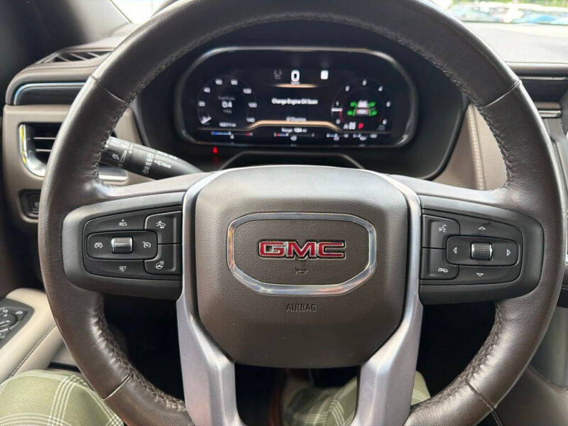 2023 GMC Yukon SLT