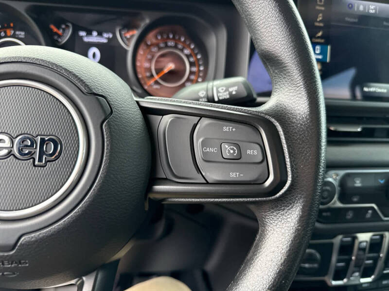 2025 Jeep Gladiator NightHawk