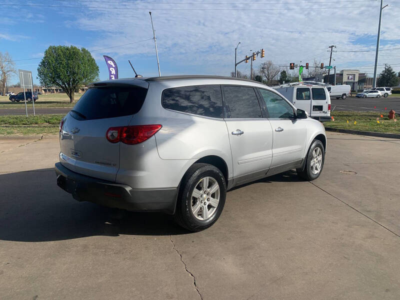 2011 Chevrolet Traverse LT