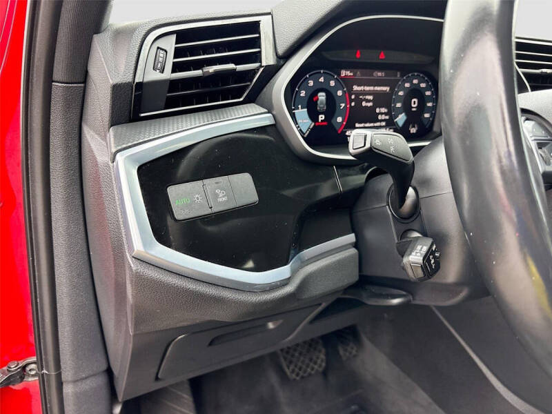 2022 Audi Q3 quattro Premium Plus 40 TFSI