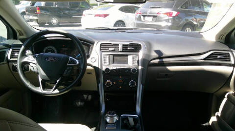 2017 Ford Fusion SE