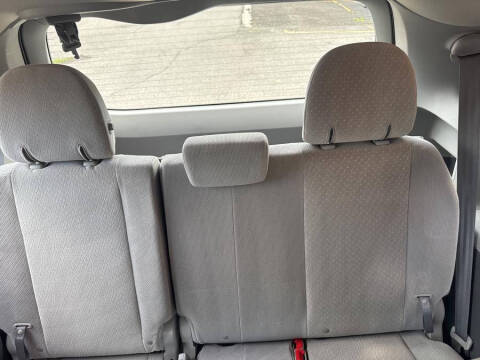 2018 Toyota Sienna LE 7-Passenger