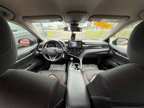 2022 Toyota Camry LE