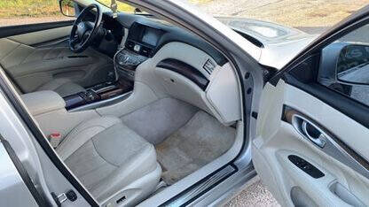 2012 INFINITI M 56 photo 12