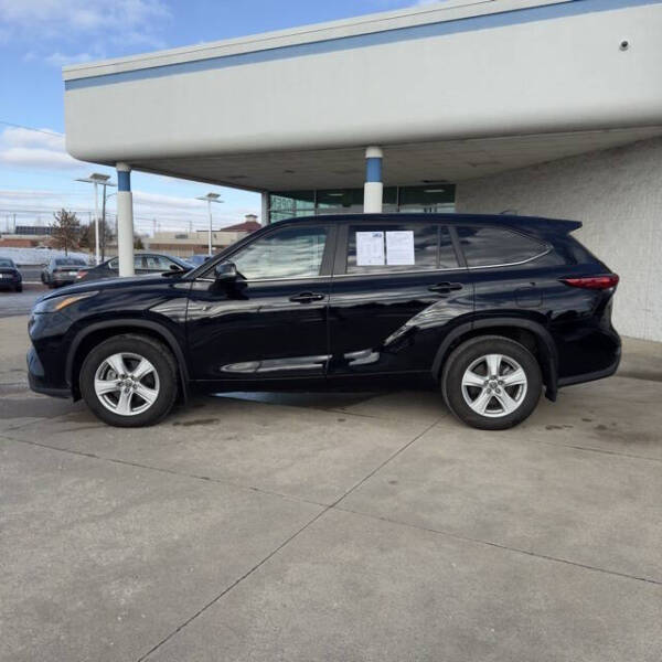 2023 Toyota Highlander L