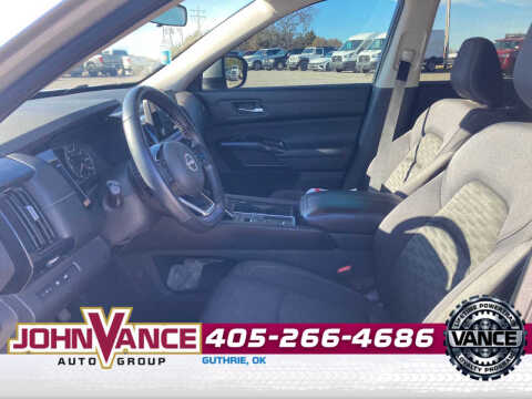 2022 Nissan Pathfinder SV