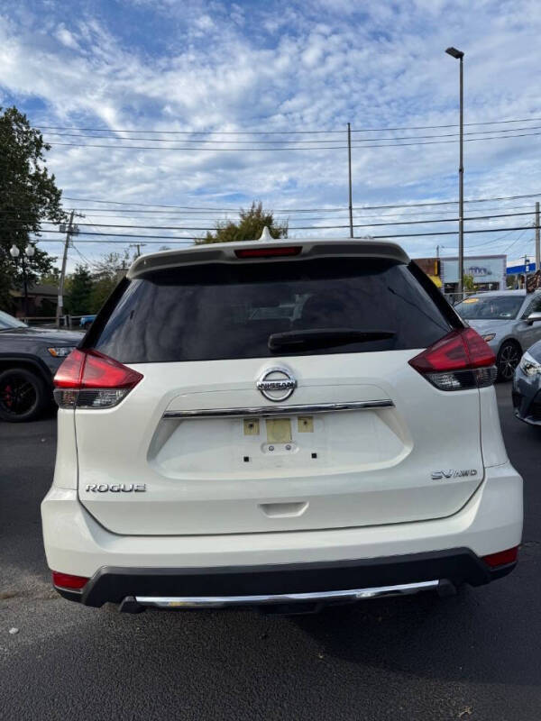 2018 Nissan Rogue SV