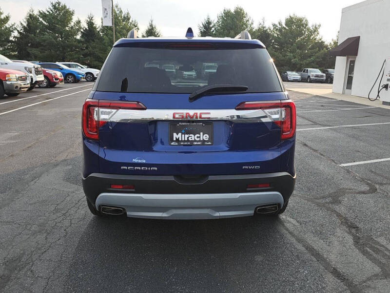 2023 GMC Acadia SLT