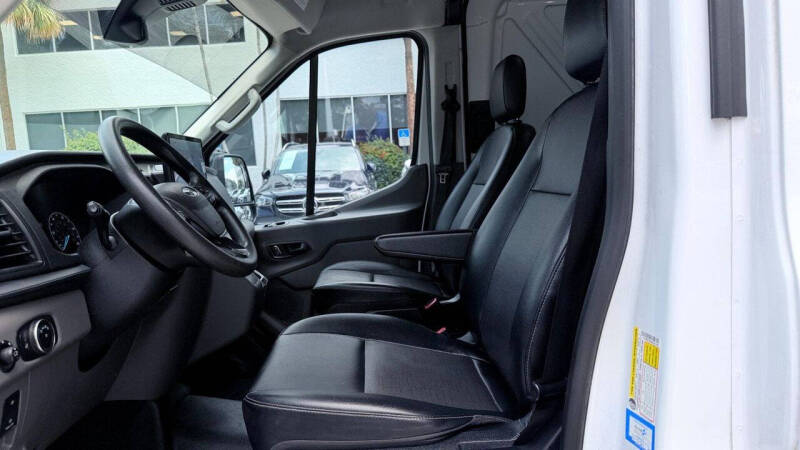2022 Ford E-Transit 350
