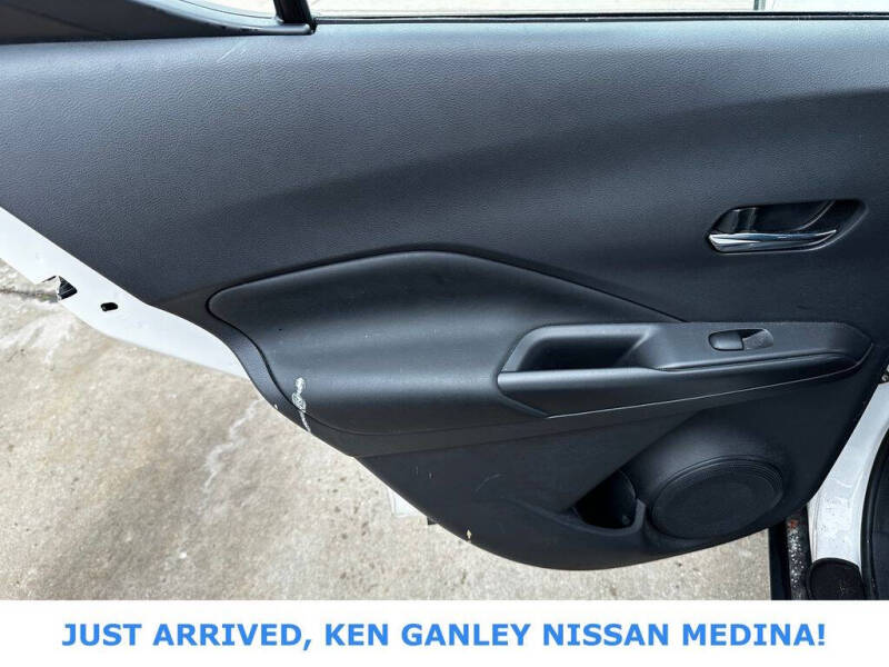 2019 Nissan Kicks SR