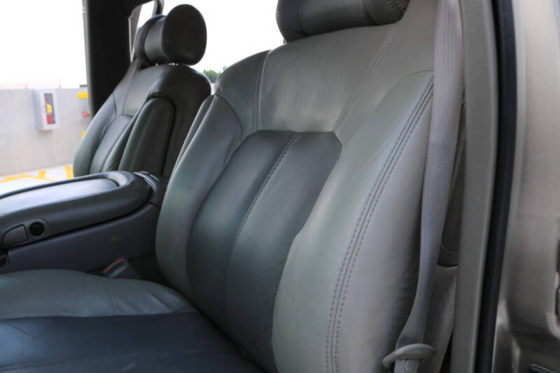 2001 GMC Yukon XL Denali