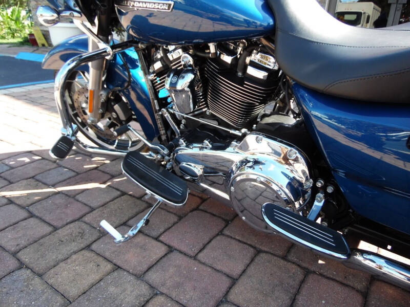 2022 Harley-Davidson Road Glide Custom