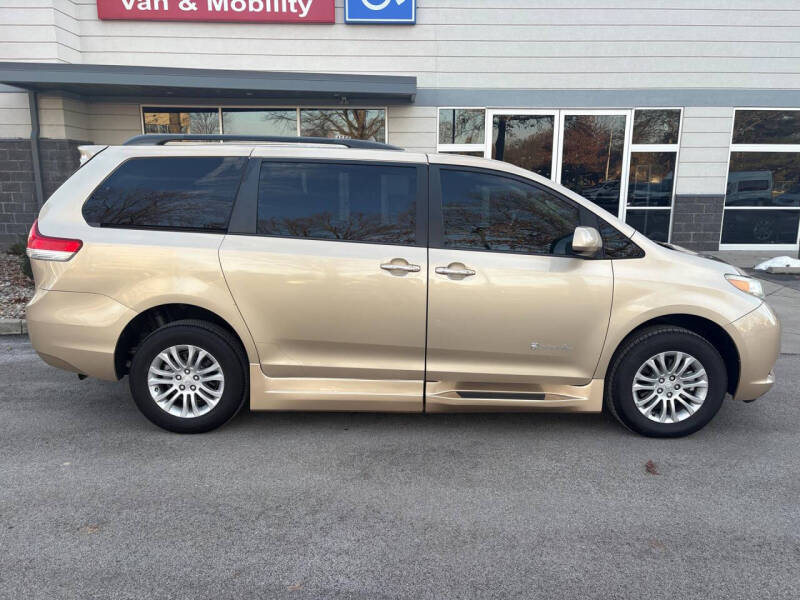 2012 Toyota Sienna