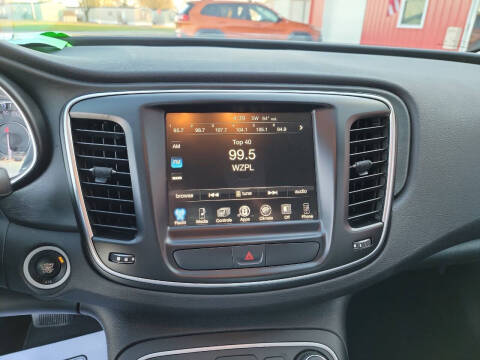 2017 Chrysler 200 Limited