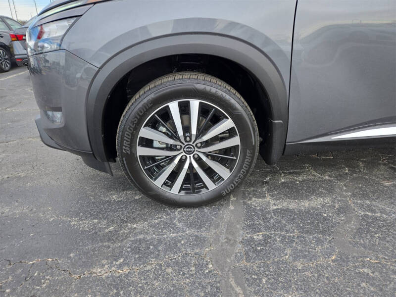 2025 Nissan Pathfinder Platinum