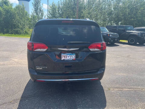 2018 Chrysler Pacifica Touring L Plus
