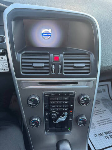 2011 Volvo XC60 T6 R-Design