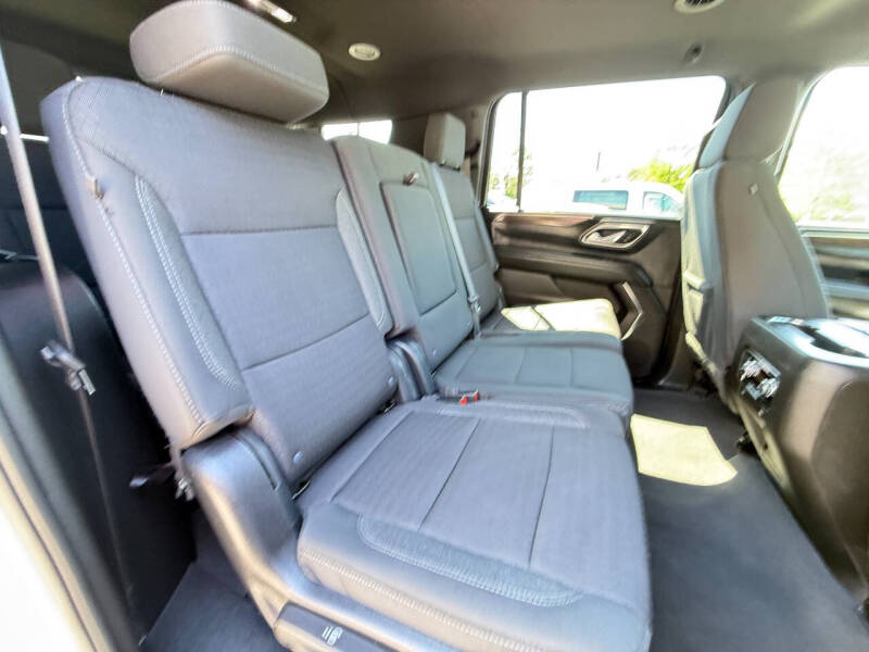 2023 GMC Yukon XL SLE
