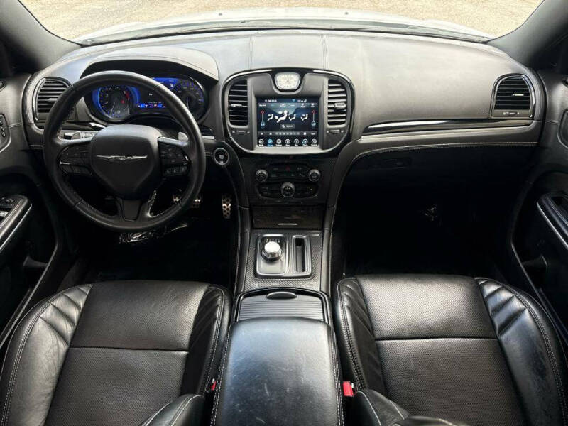 2023 Chrysler 300 C