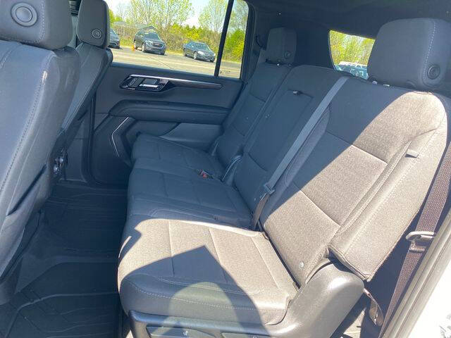 2025 Chevrolet Suburban LS