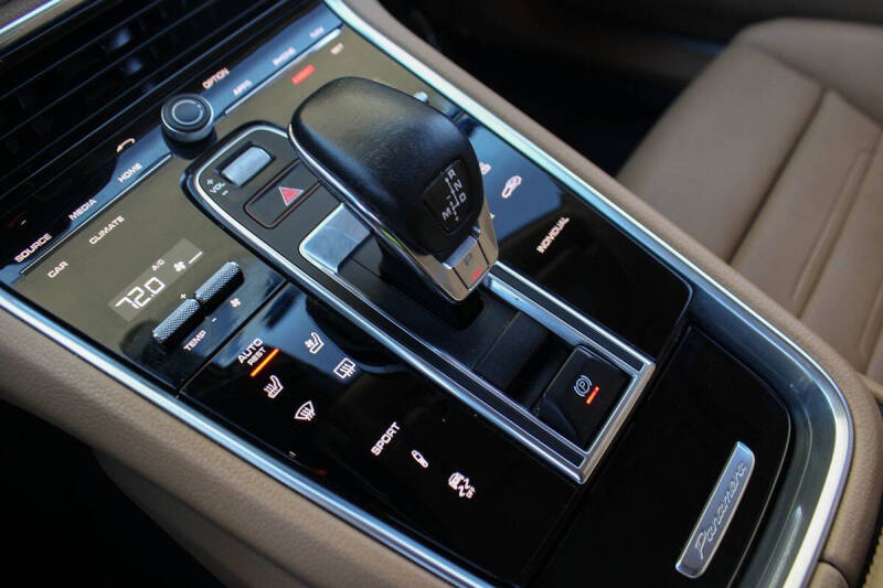 2020 Porsche Panamera