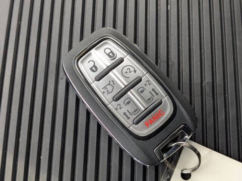 2025 Chrysler Pacifica Plug-In Hybrid Premium S Appearance