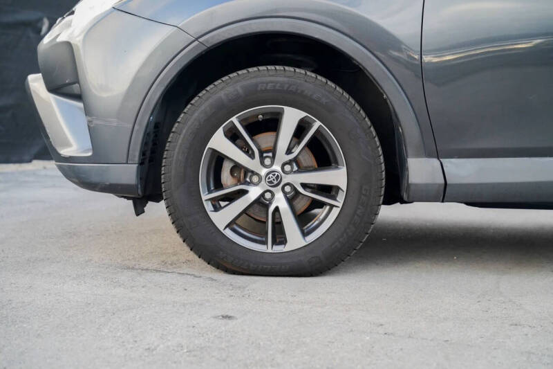 2017 Toyota RAV4 XLE