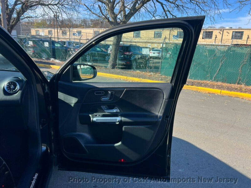 2025 Mercedes-Benz GLB GLB 250 4MATIC