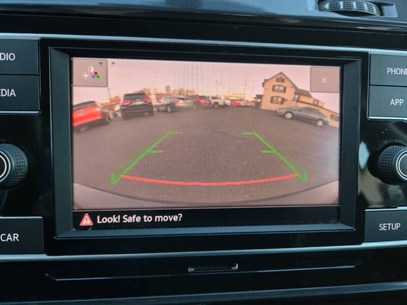 2018 Volkswagen Golf TSI S