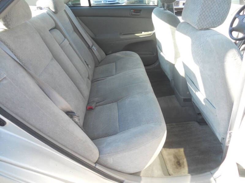 2003 Toyota Camry LE photo 18