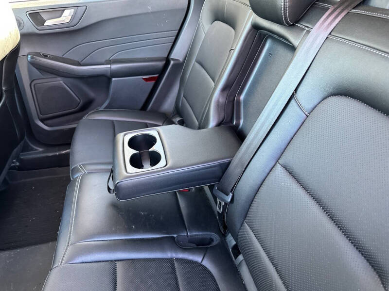 2022 Ford Escape SEL