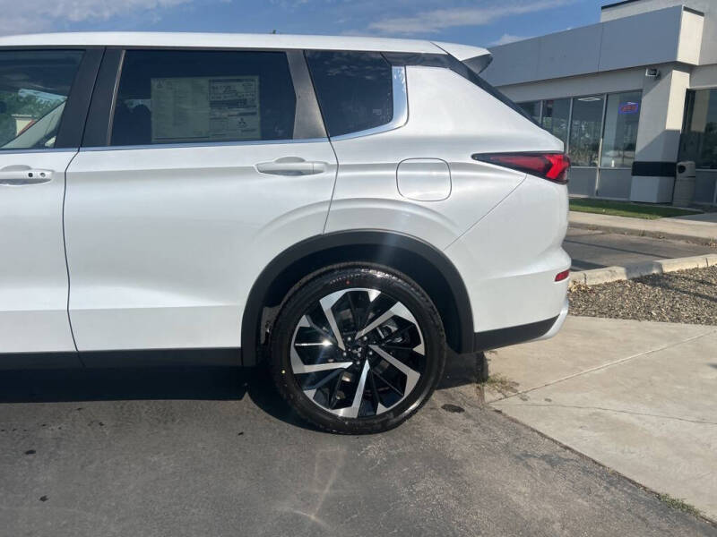 2025 Mitsubishi Outlander PHEV SE